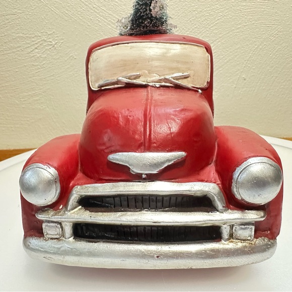 Hand Painted Ceramic Nostalgic Red Truck With Christmas Tree And LED Lights - Picture 9 of 12